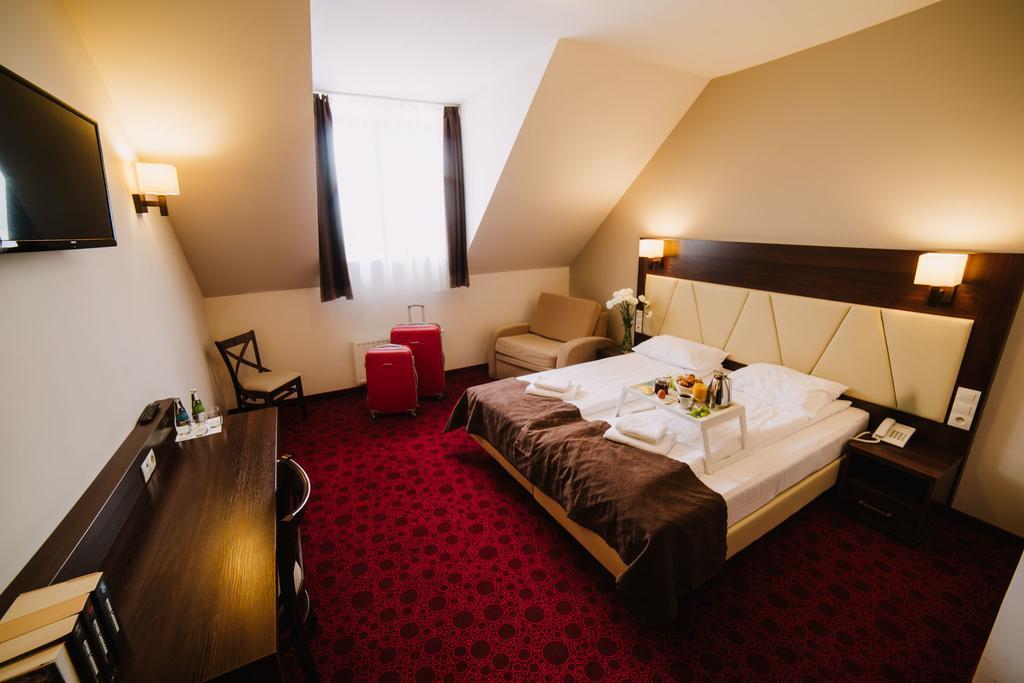 Maly Rzym Hotel Sandomierz Ngoại thất bức ảnh