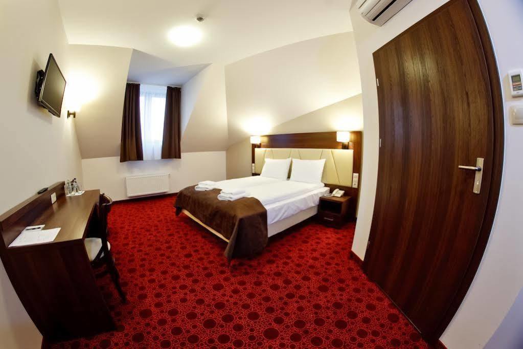 Maly Rzym Hotel Sandomierz Ngoại thất bức ảnh